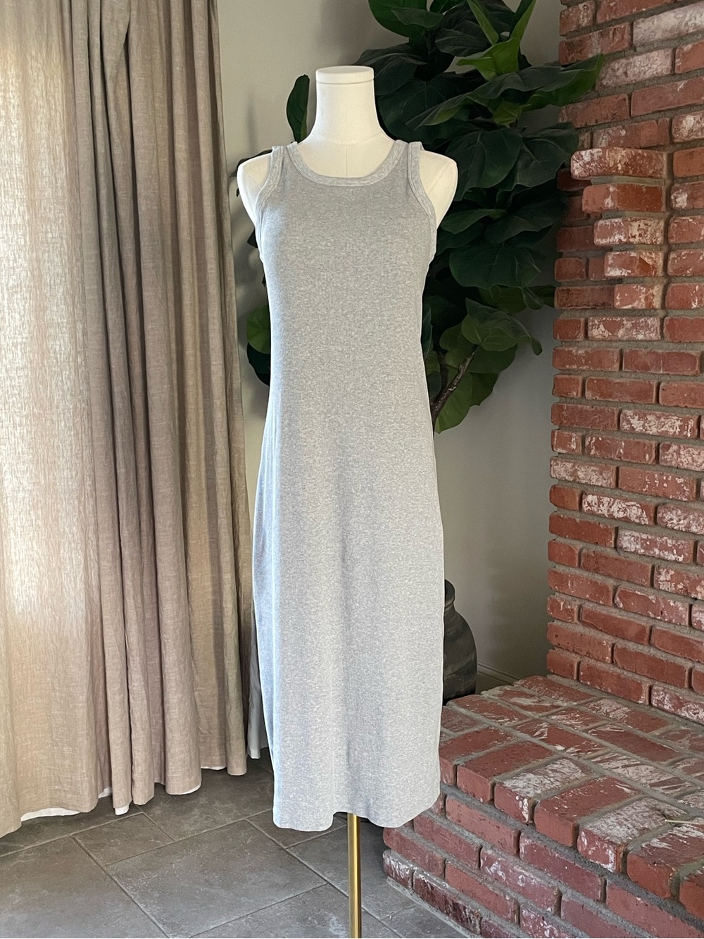 Uniqlo Light Gray Sleeveless Midi Ribbed Dress
